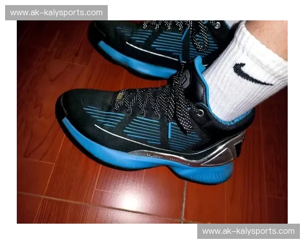 篮球鞋,不只是鞋——每一步都决定你的火力 篮球鞋,不只是鞋——每一步都决定你的火力